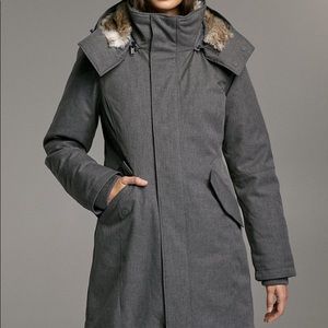 Aritzia Babaton Oskar Parka Charcoal⬛️ faux fur inside warmest